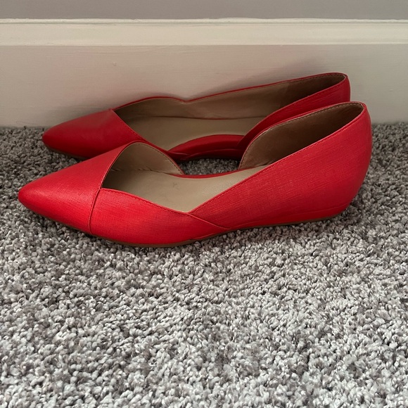 Red Flats - Picture 5 of 6